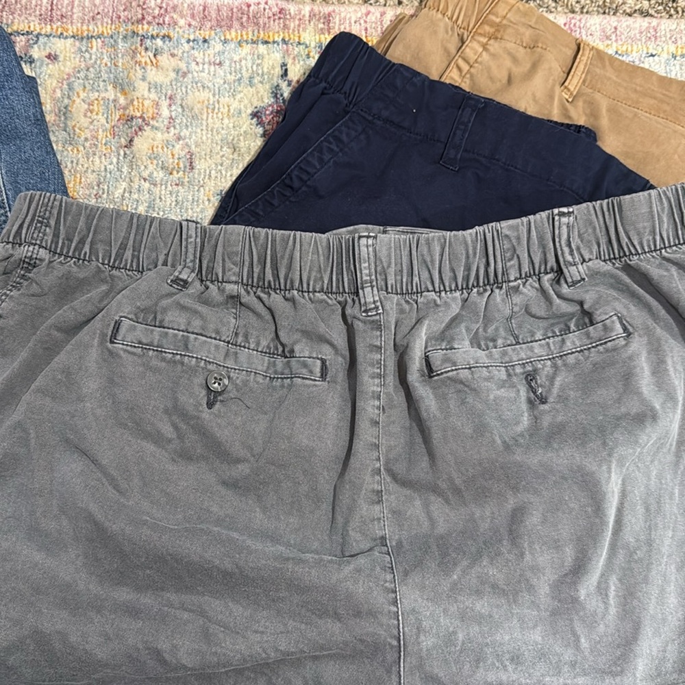 Old navy xl shorts - Picture 2 of 2